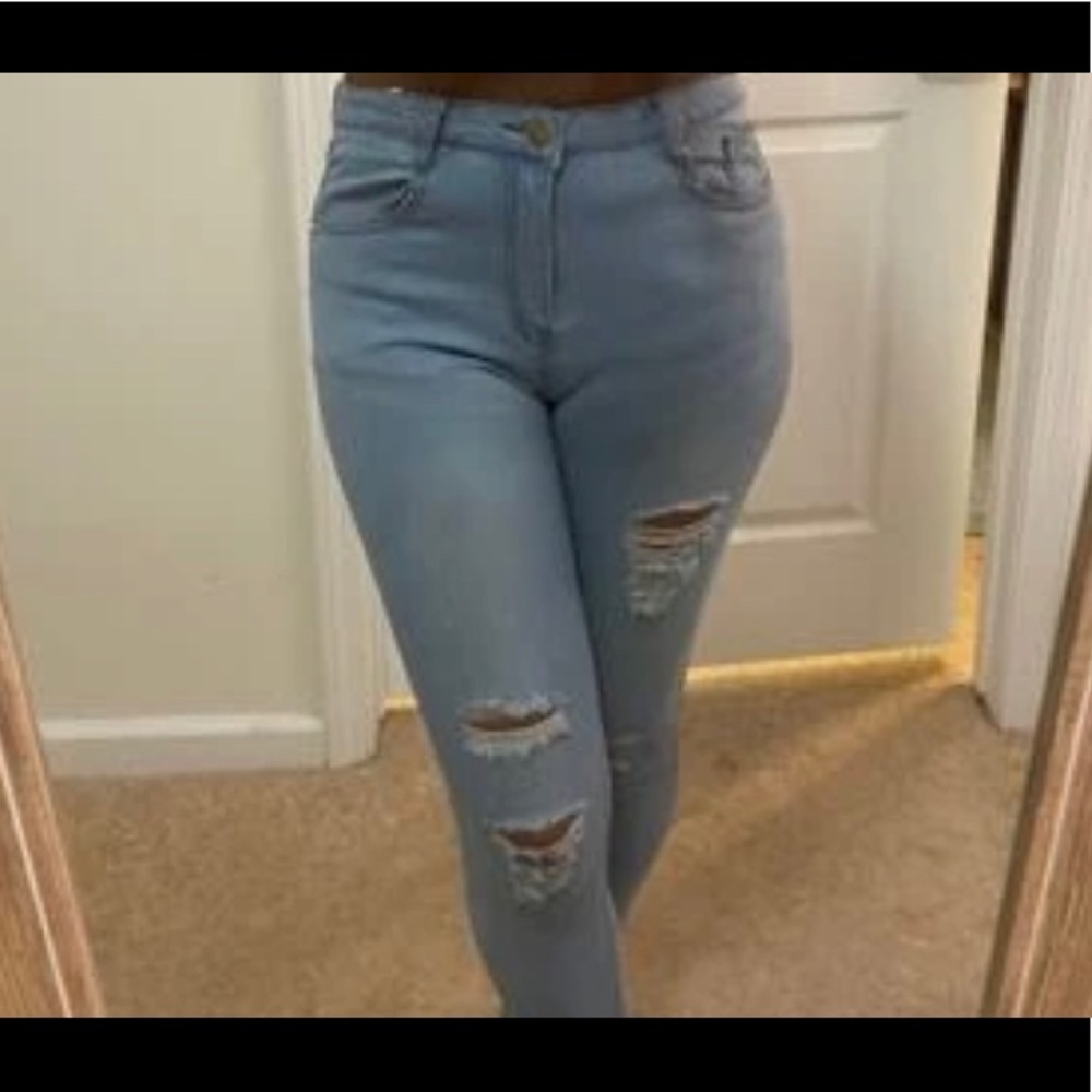 Distressed High Rise Skinny Jeans - Picture 4 of 5